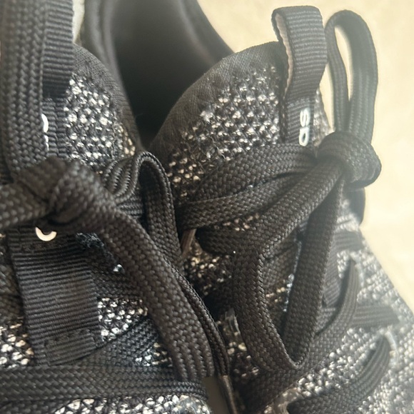 Adidas Runners - Picture 5 of 5